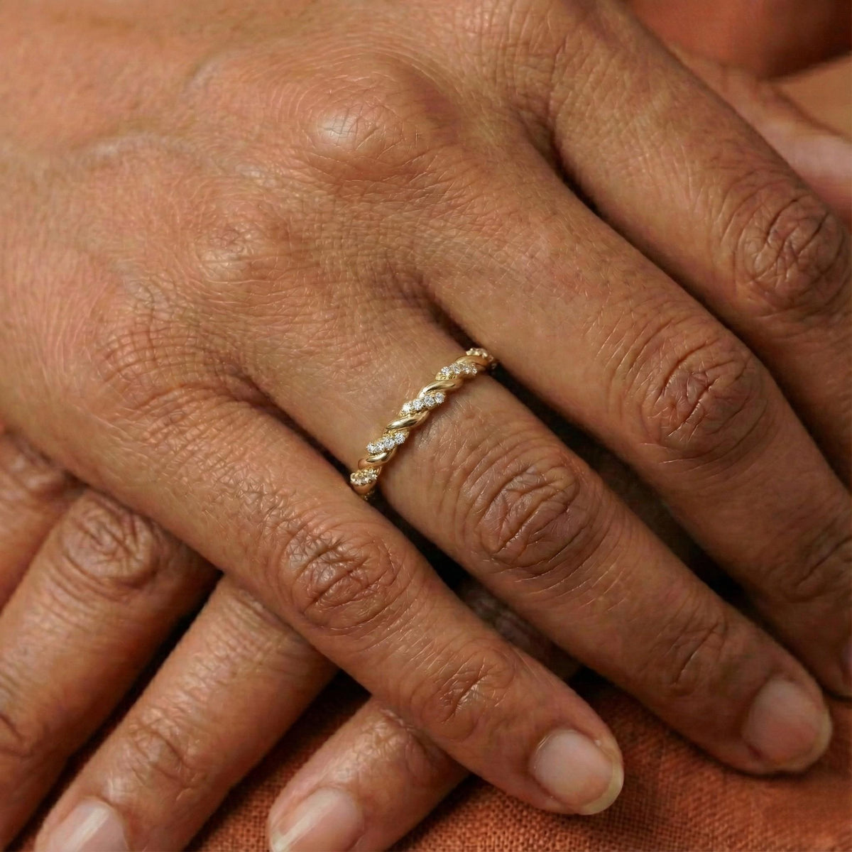 Lab Grown Diamond Twisted Wedding Band Hend pose