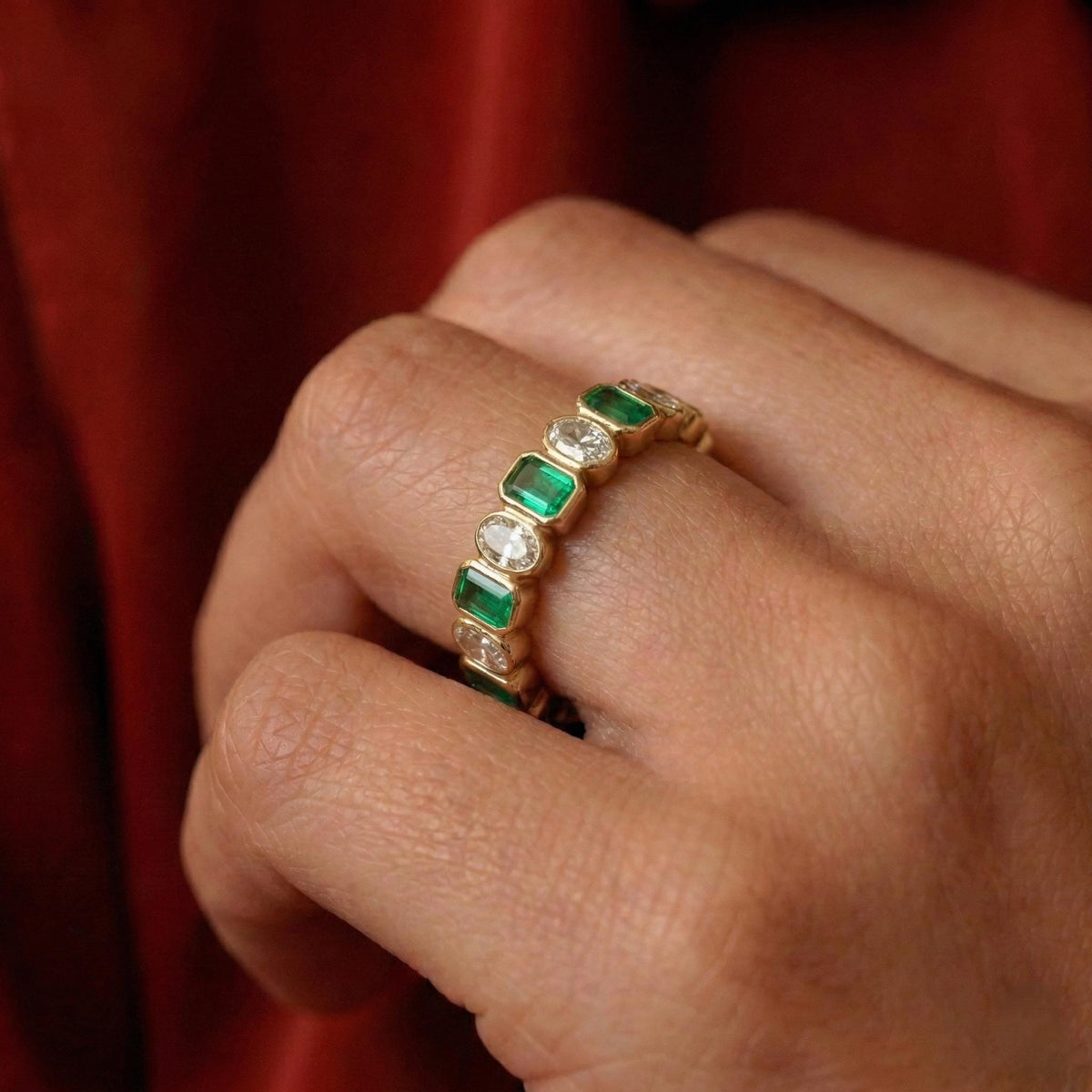 Oval Diamond & Emerald Gemstone Wedding Band