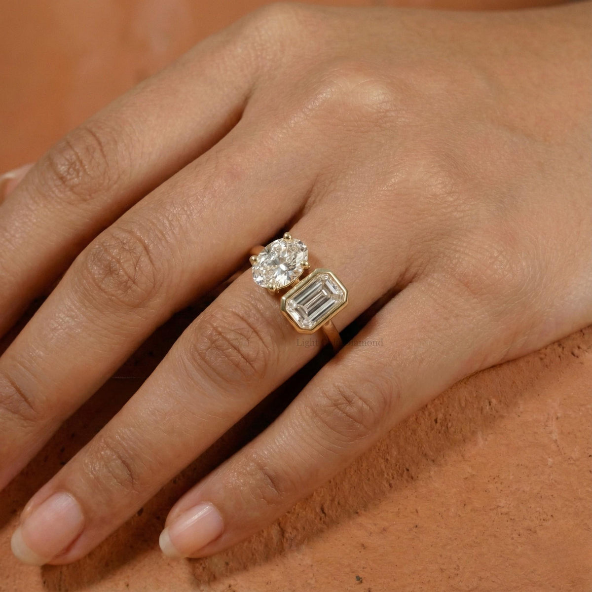 Oval & Emerald Diamond Toi Et Moi Ring
