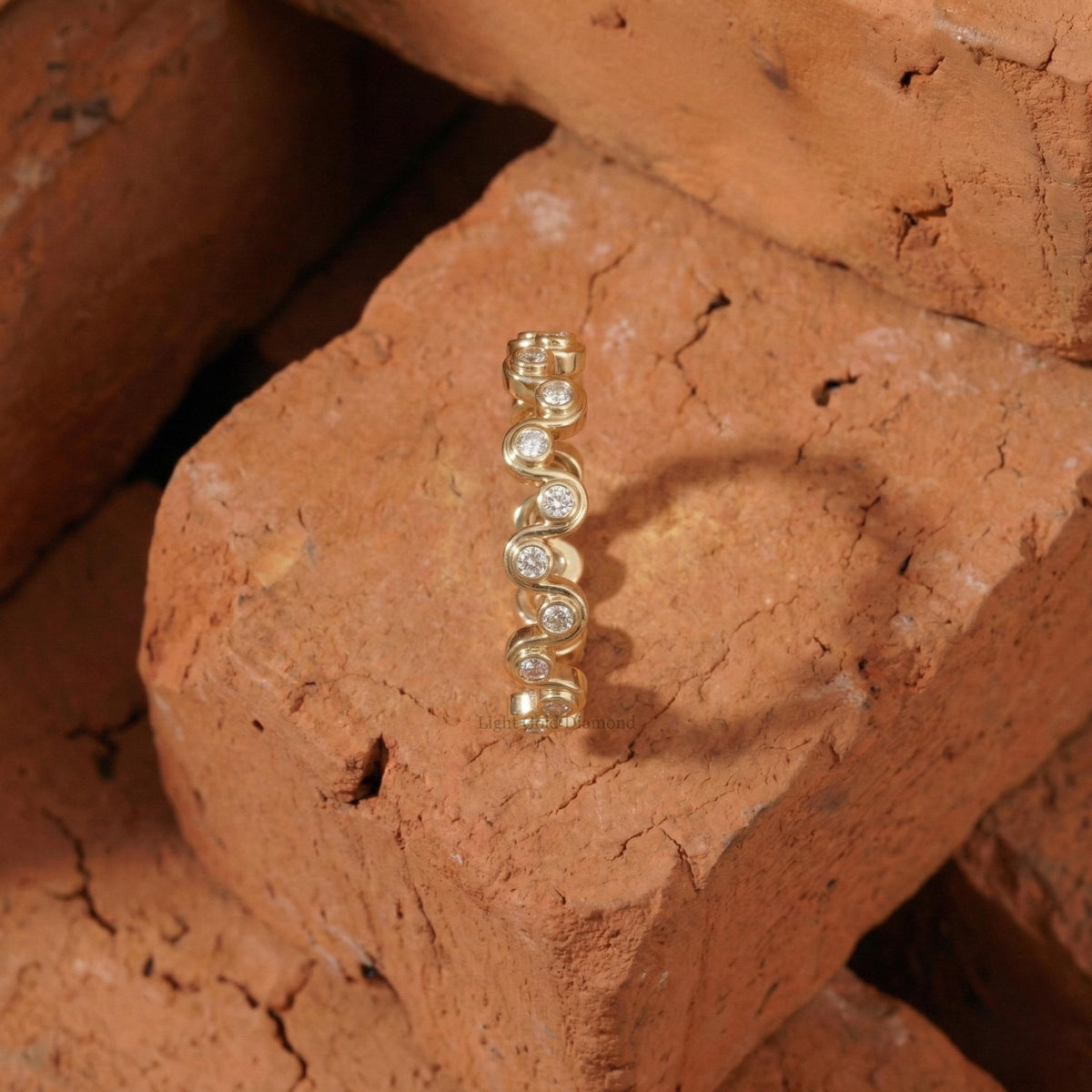 Round Cut Lab Grown Diamond Wavy Band