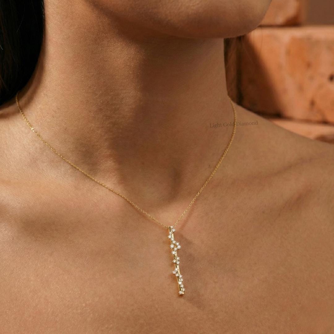 Round Diamond Gold Bar Necklace