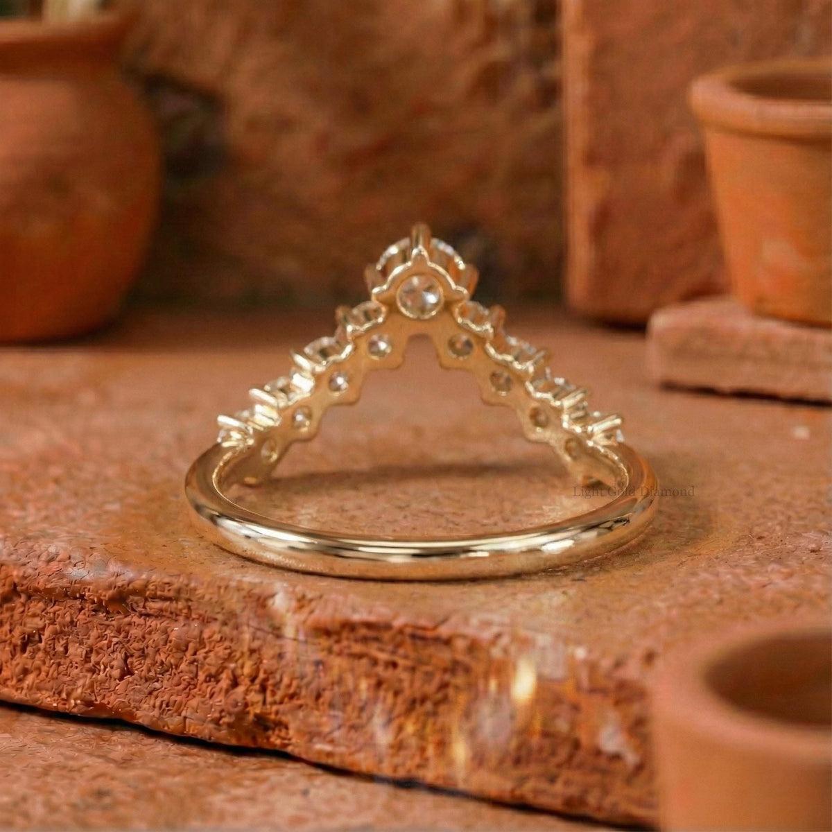 Round Lab Diamond Chevron Band Back pose