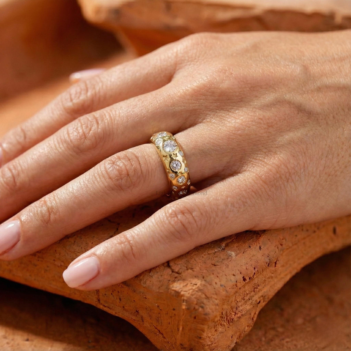 Round Cut Lab Grown Diamond Starburst Band