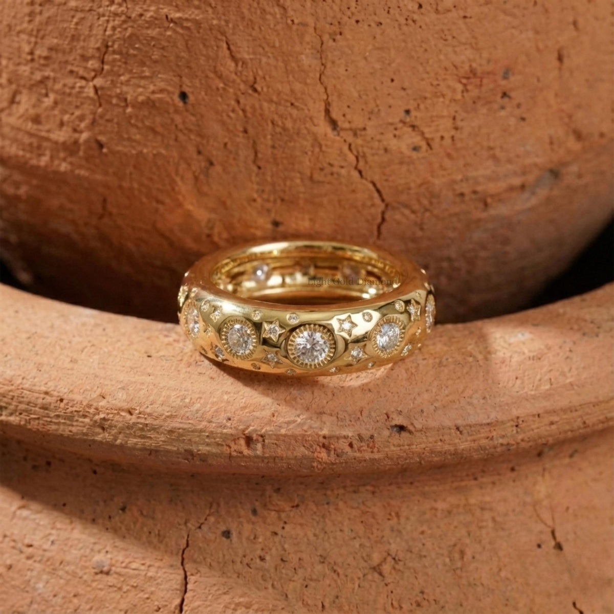 Round Cut Lab Grown Diamond Starburst Band
