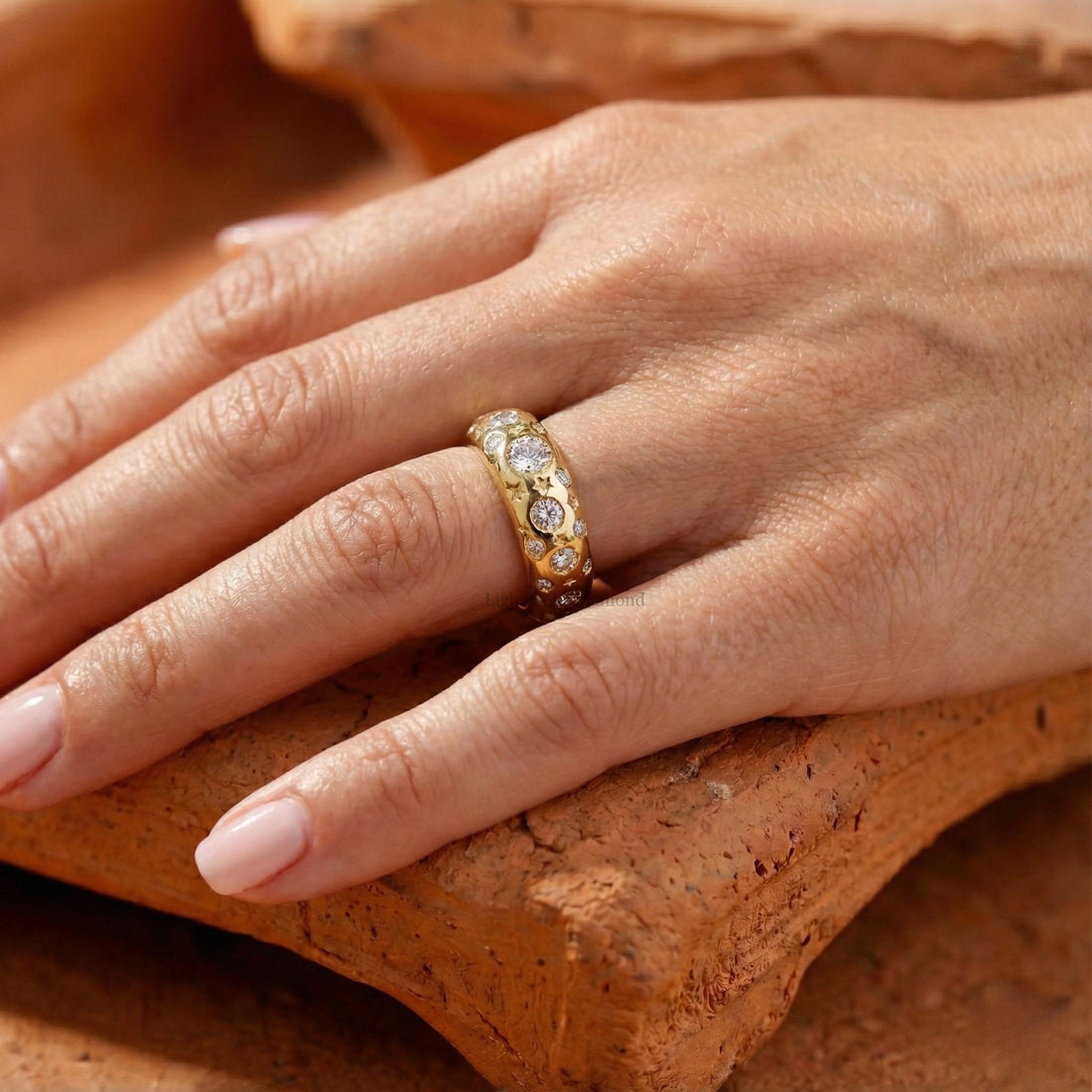 Round Cut Lab Grown Diamond Starburst Band