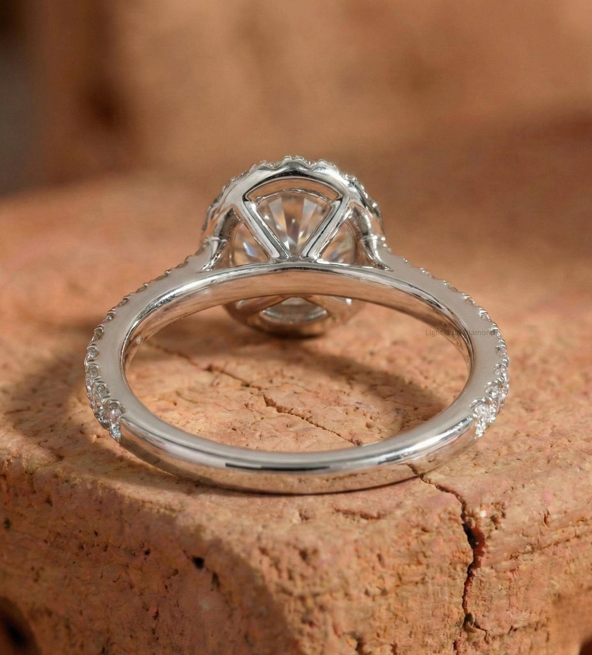 Lab Grown Round Diamond Halo Engagement Ring